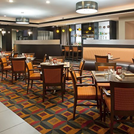 Holiday Inn Columbus-Hilliard By Ihg New Rome Restaurang bild